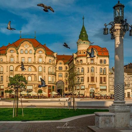 Bella Palace Oradea Exteriör bild