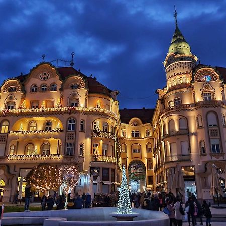 Bella Palace Oradea Exteriör bild