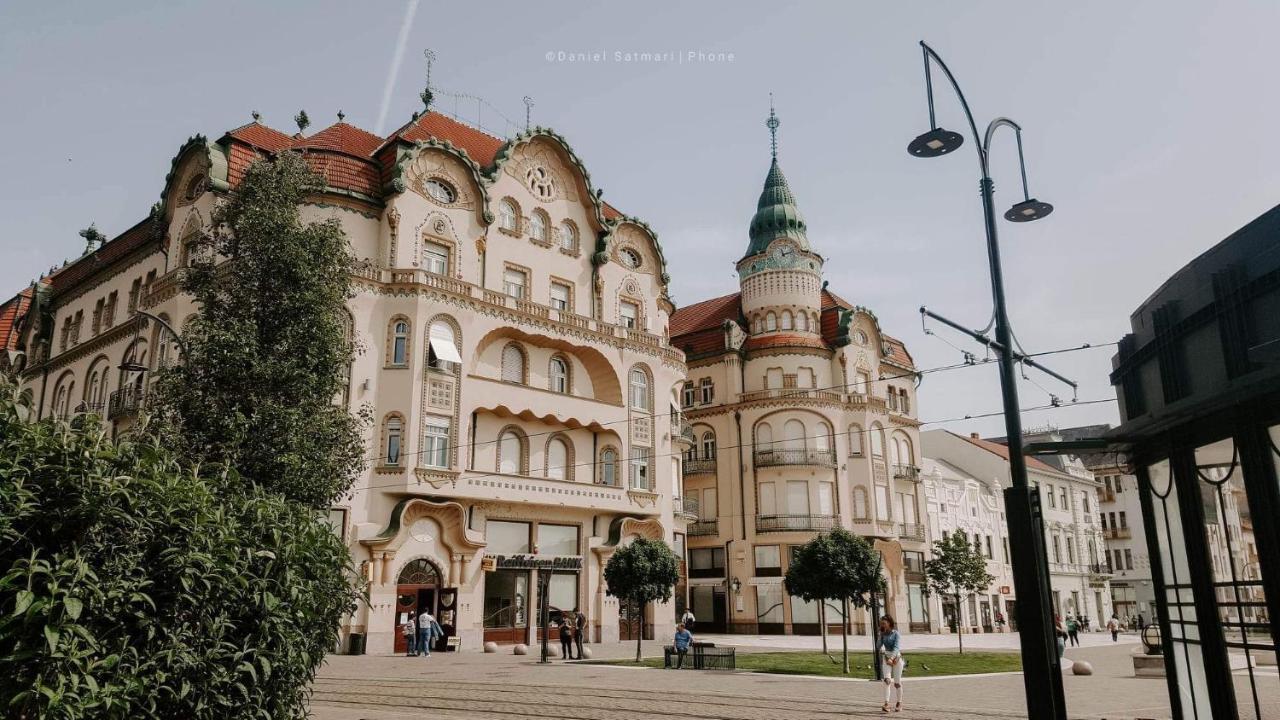 Bella Palace Oradea Exteriör bild